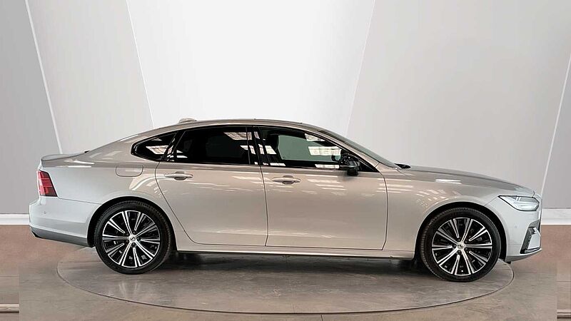 Volvo S90 Recharge Ultimate, T8 AWD plug-in hybrid, Electric/Petrol, Dark