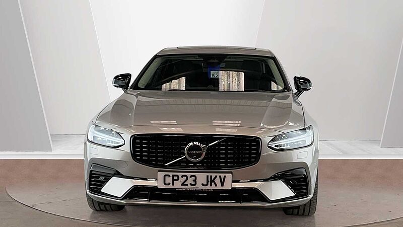Volvo S90 Recharge Ultimate, T8 AWD plug-in hybrid, Electric/Petrol, Dark