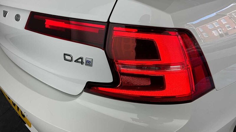 Volvo S90 D4 R-Design Automatic