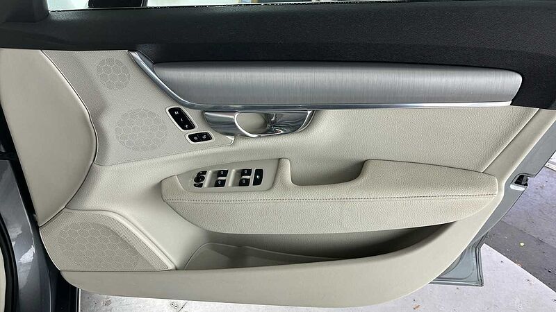 Volvo S90 D4 Momentum Plus Automatic