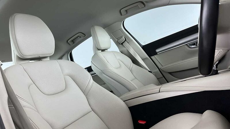 Volvo S90 D4 Momentum Plus Automatic