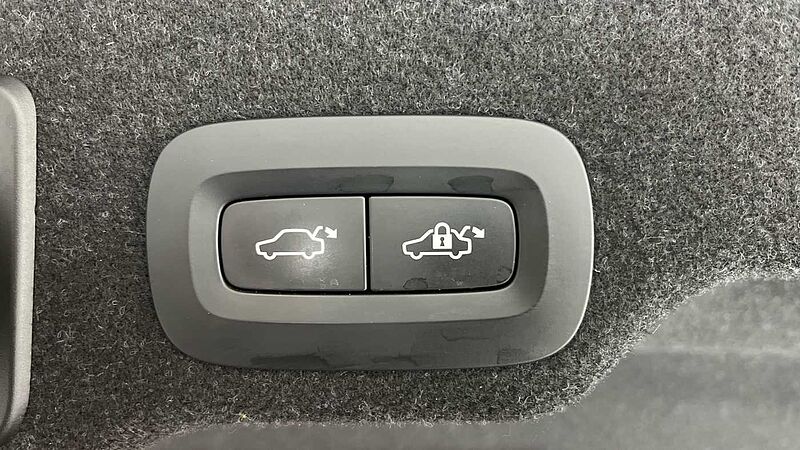 Volvo S90 D4 Momentum Plus Automatic