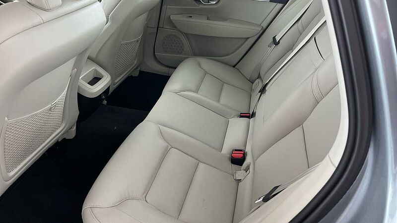 Volvo S90 D4 Momentum Plus Automatic