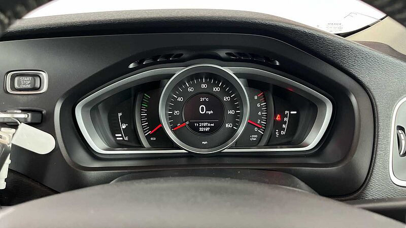 Volvo V40 T3 Momentum Automatic