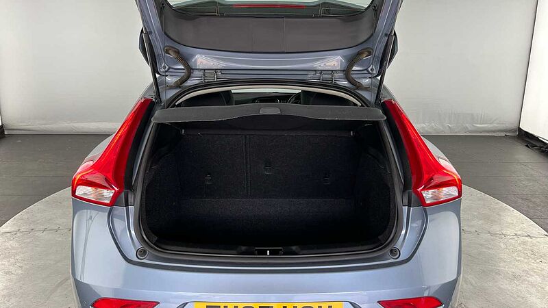 Volvo V40 T3 Momentum Automatic