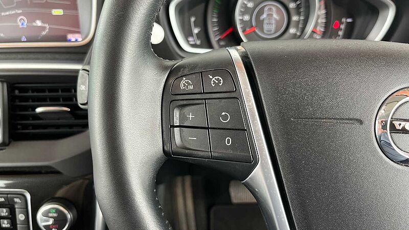 Volvo V40 T3 Momentum Automatic