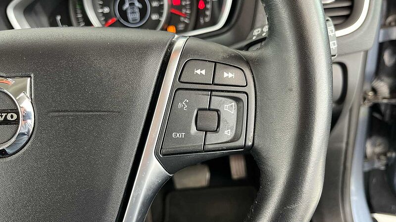 Volvo V40 T3 Momentum Automatic