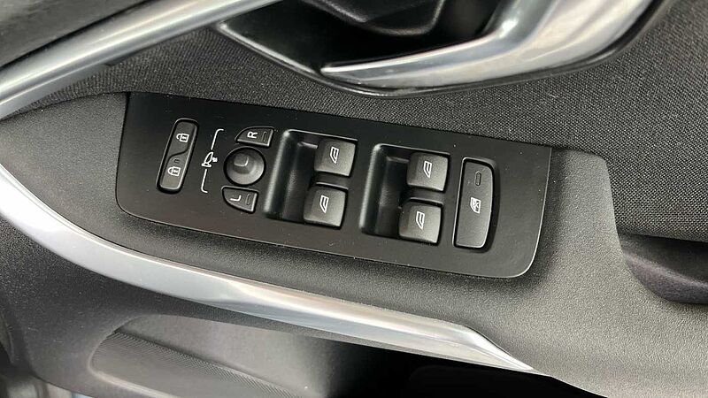 Volvo V40 T3 Momentum Automatic