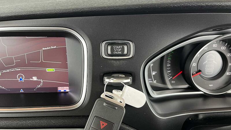 Volvo V40 T3 Momentum Automatic