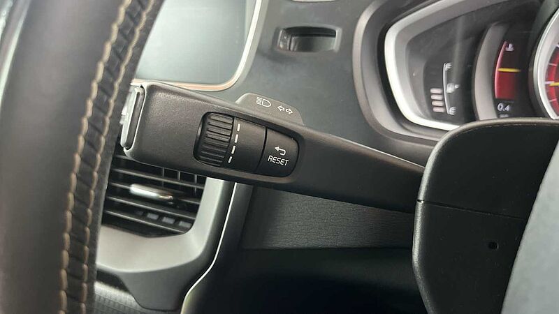 Volvo V40 T3 R-Design Pro Manual