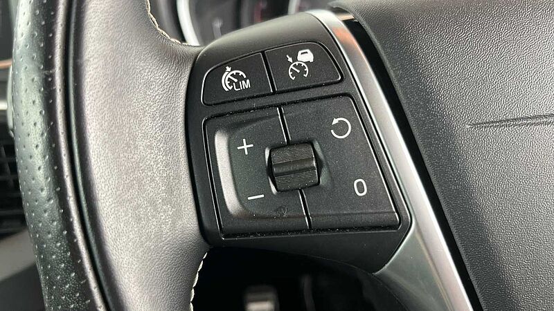 Volvo V40 T3 R-Design Pro Manual