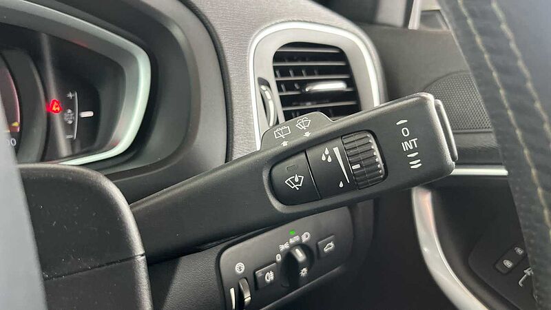 Volvo V40 T3 R-Design Pro Manual