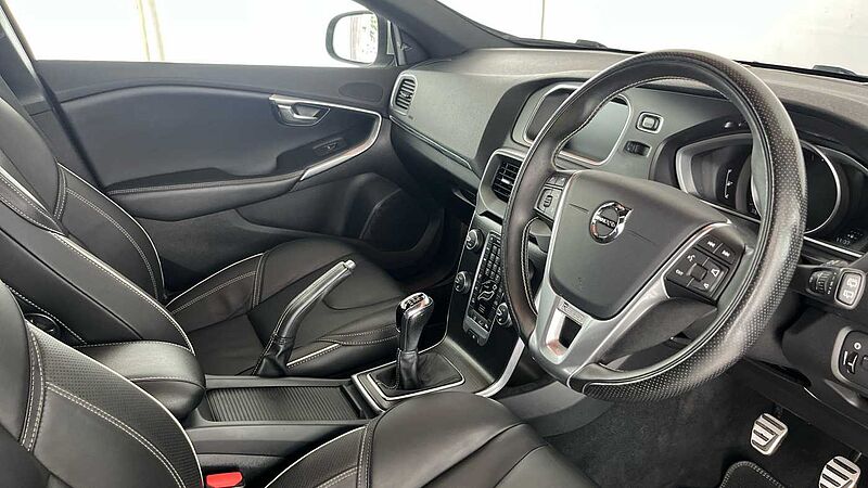 Volvo V40 T3 R-Design Pro Manual