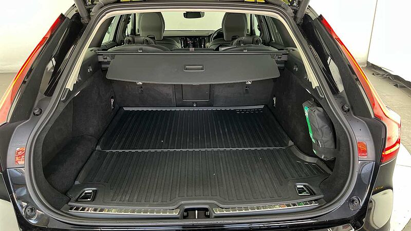 Volvo V90 Cross Country Plus, B5 AWD mild hybrid, Petrol