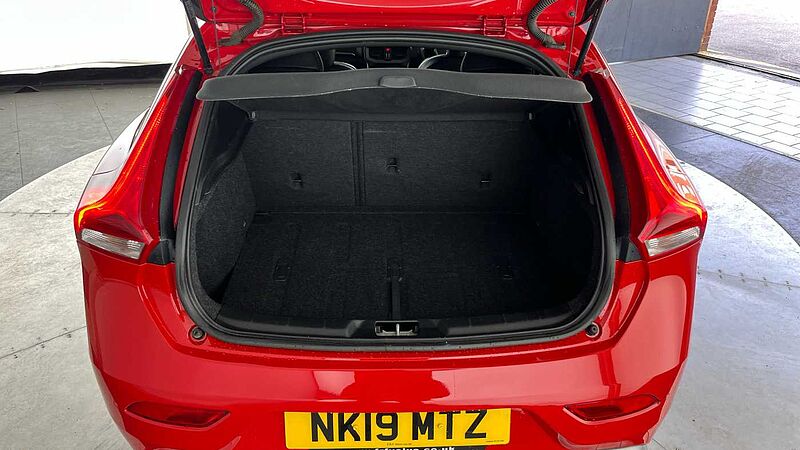 Volvo V40 T2 R-Design Pro Manual