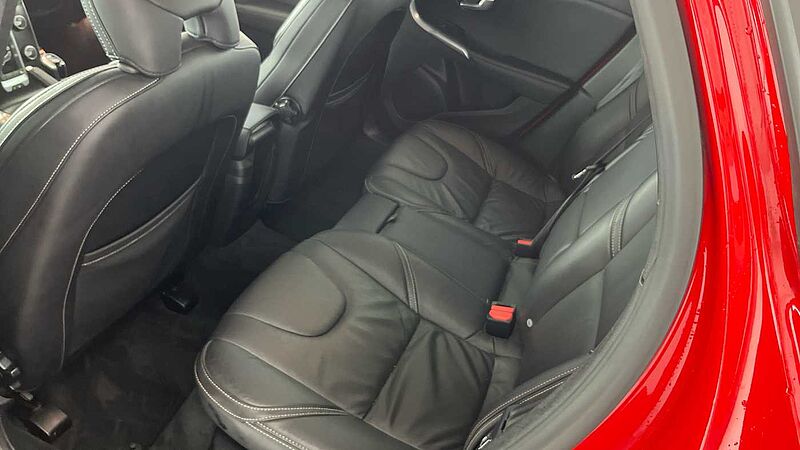 Volvo V40 T2 R-Design Pro Manual