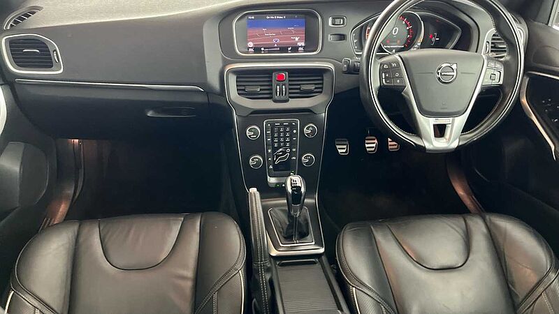 Volvo V40 T2 R-Design Pro Manual