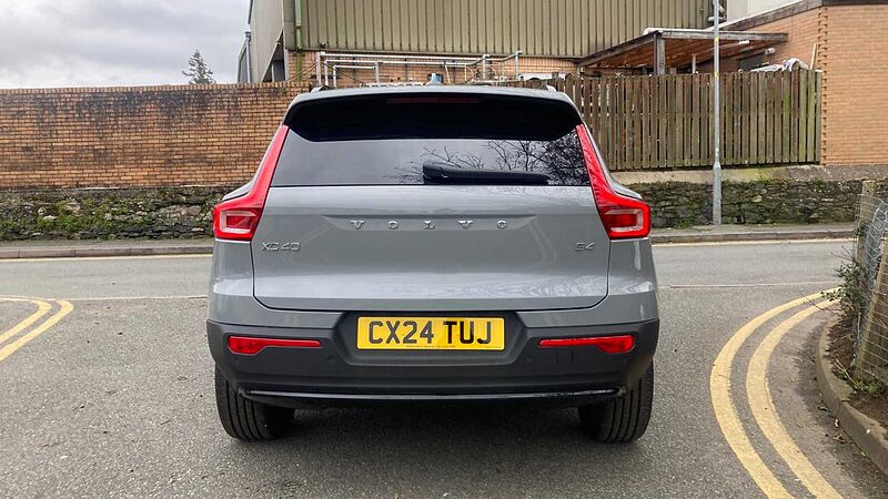 Volvo XC40 Ultimate, B4 Mild hybrid, Petrol, Dark