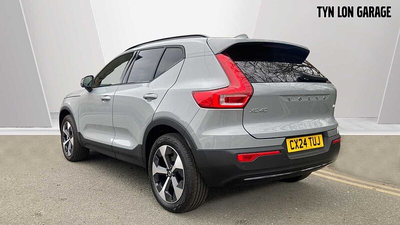 Volvo XC40 Ultimate, B4 Mild hybrid, Petrol, Dark