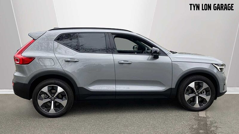 Volvo XC40 Ultimate, B4 Mild hybrid, Petrol, Dark