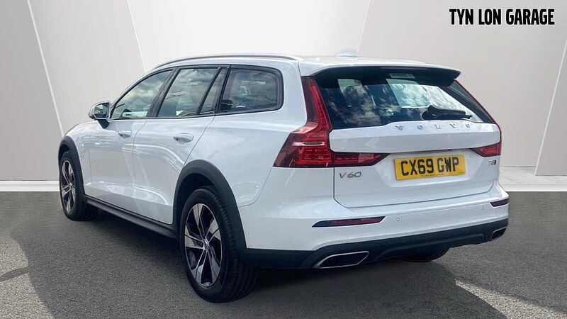 Volvo V60 Cross Country T5 AWD Plus Automatic