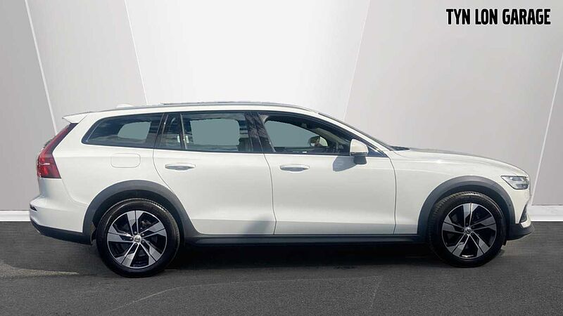 Volvo V60 Cross Country T5 AWD Plus Automatic