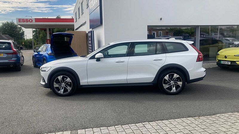 Volvo V60 Cross Country T5 AWD Plus Automatic