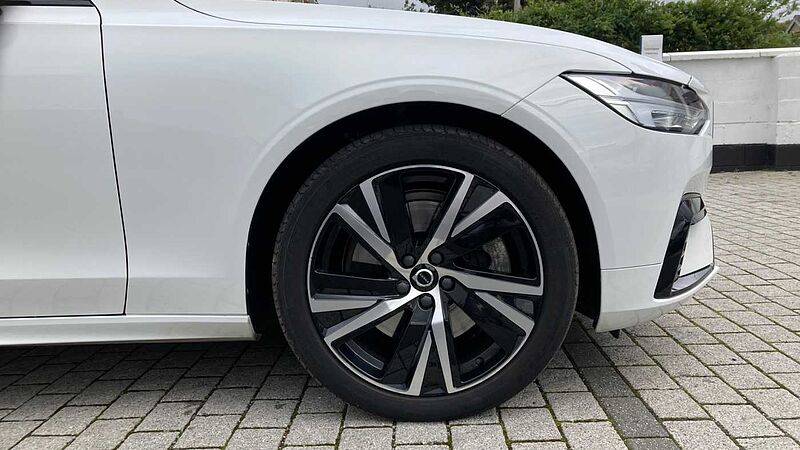 Volvo S90 Recharge R-Design, T8 AWD plug-in hybrid