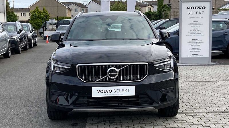 Volvo XC40 Recharge Core, T4 plug-in hybrid, Electric/Petrol, Bright