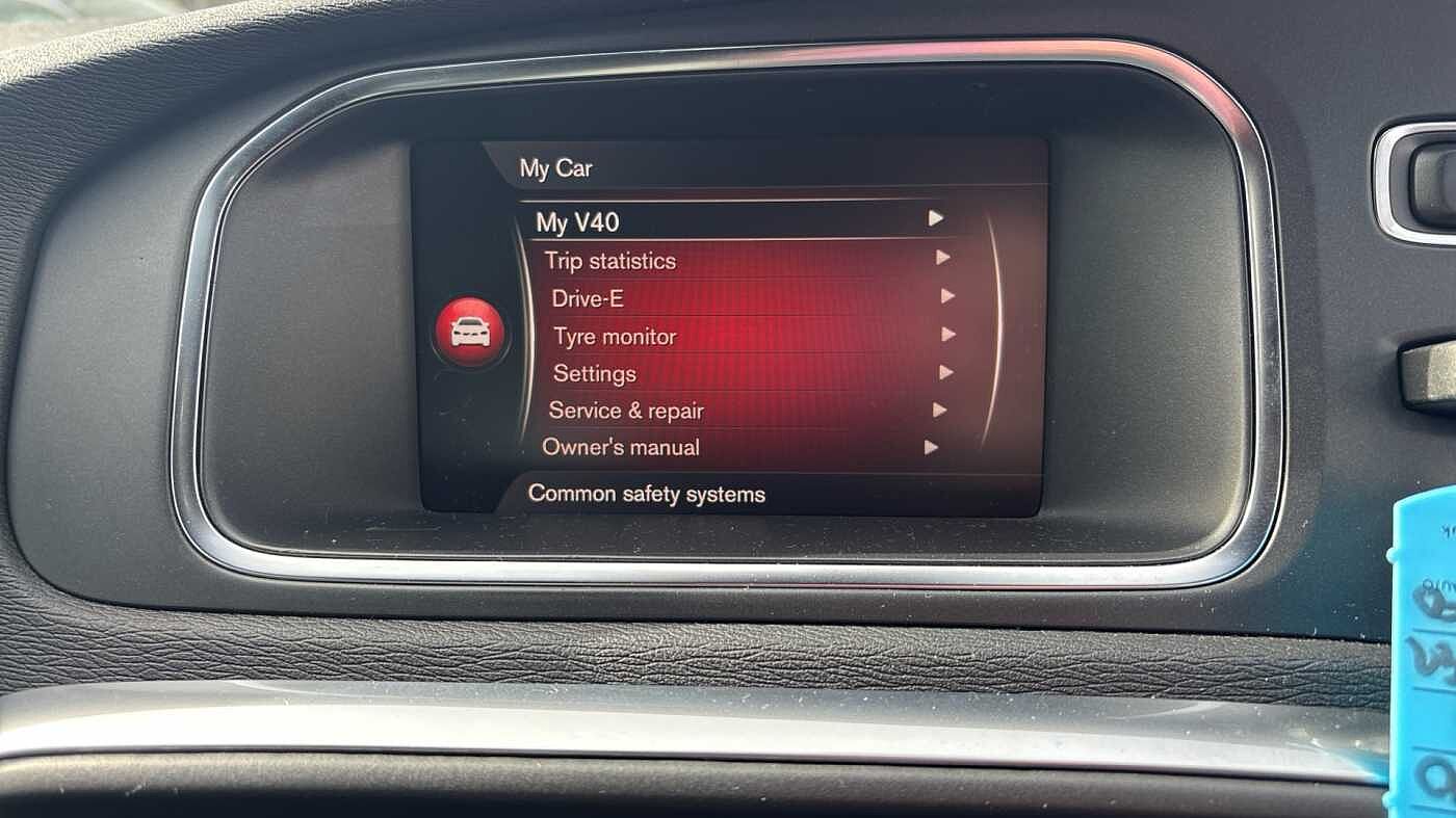 Volvo V40 T3 R-Design Pro Manual