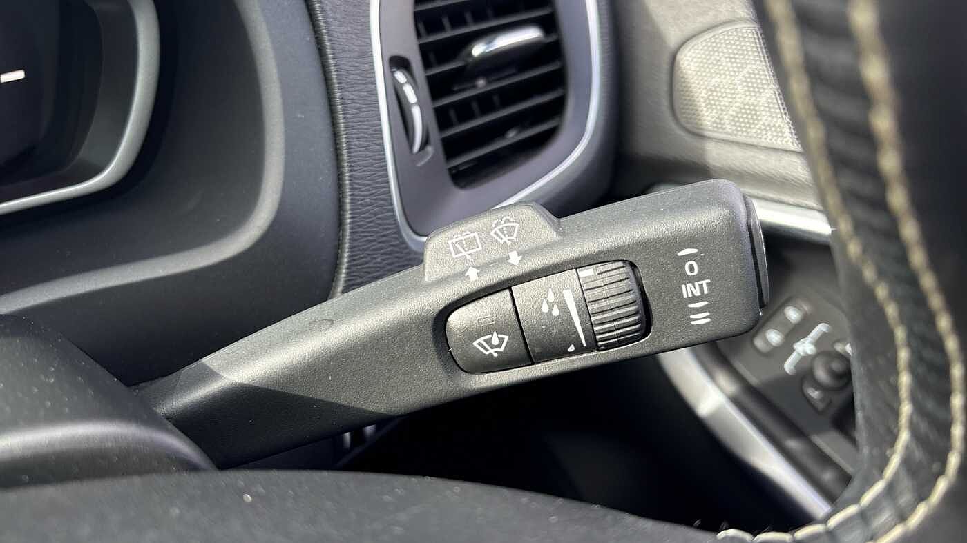 Volvo V40 T3 R-Design Pro Manual