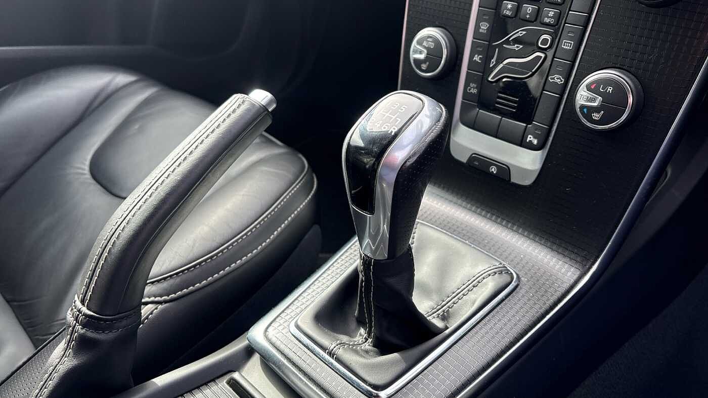 Volvo V40 T3 R-Design Pro Manual