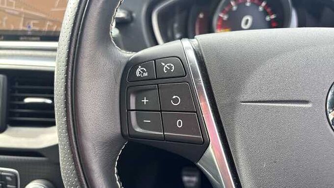 Volvo V40 T3 R-Design Pro Manual