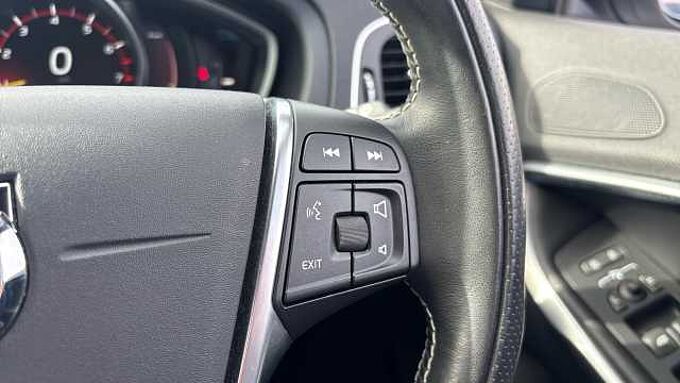 Volvo V40 T3 R-Design Pro Manual