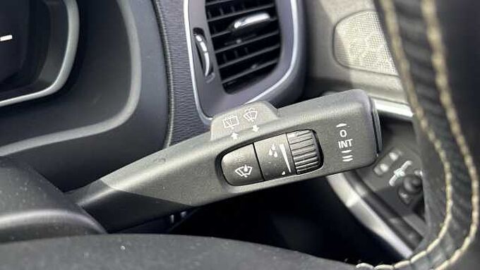 Volvo V40 T3 R-Design Pro Manual