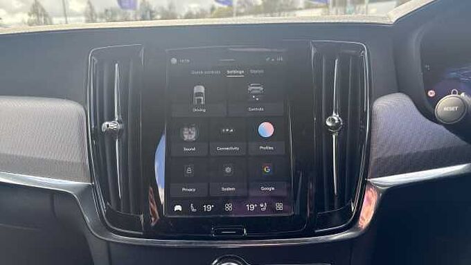 Volvo S90 Recharge R-Design, T8 AWD plug-in hybrid