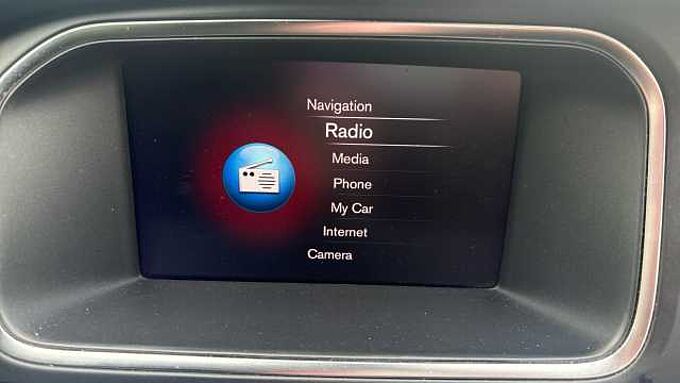 Volvo V40 T2 Momentum Manual