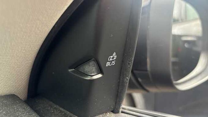 Volvo V40 T2 Momentum Manual
