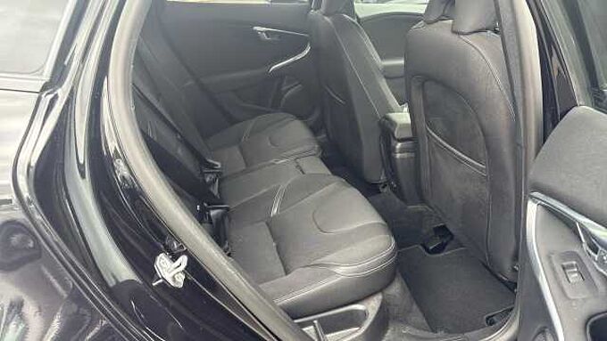 Volvo V40 T2 Momentum Manual