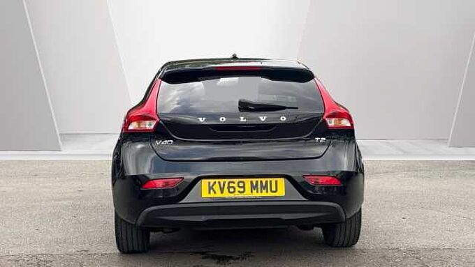 Volvo V40 T2 Momentum Manual