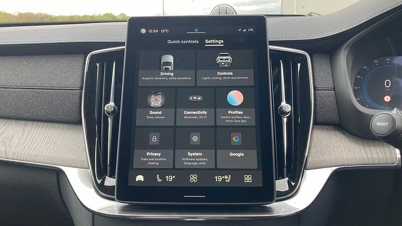 Volvo XC90 Ultra, T8 AWD Plug-in hybrid, Electric/Petrol, Bright, 7 Seats
