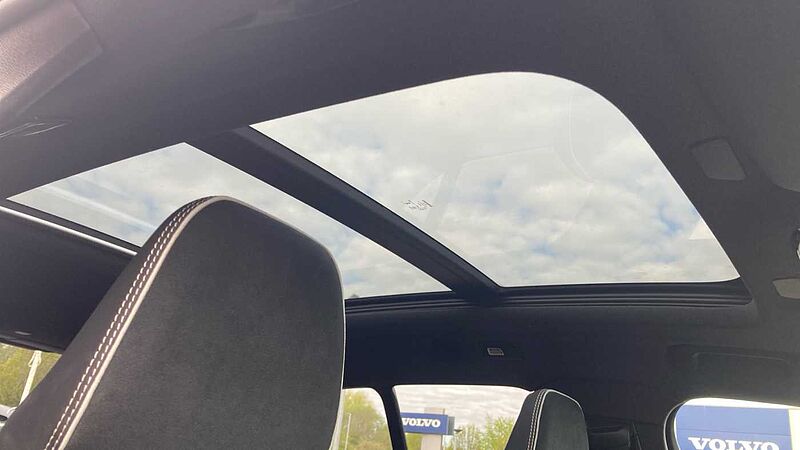 Volvo XC40 Black Edition Ultra, B4 Mild hybrid, Petrol