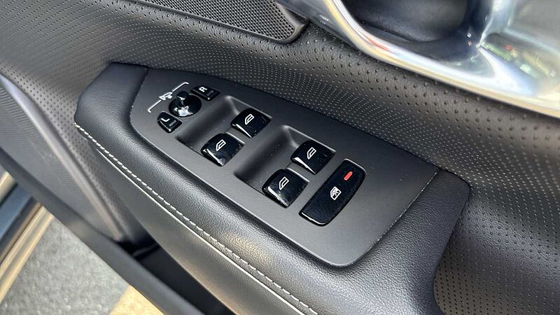 Volvo S90 T4 R-Design Automatic