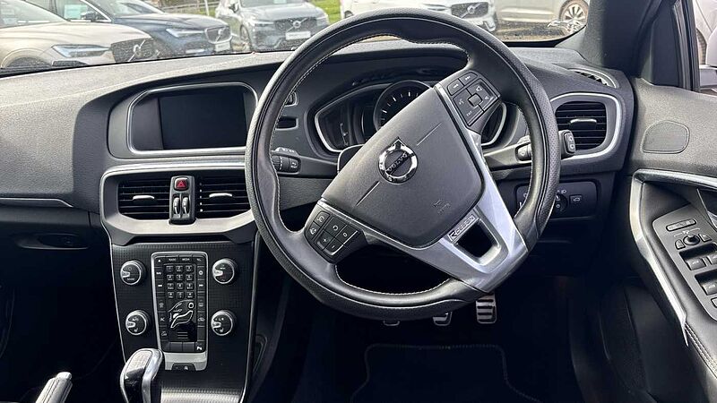 Volvo V40 T3 R-Design Pro Manual