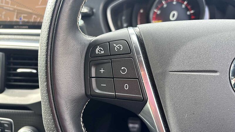 Volvo V40 T3 R-Design Pro Manual