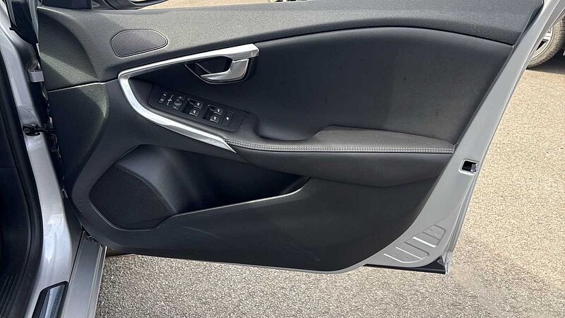 Volvo V40 T3 R-Design Pro Manual