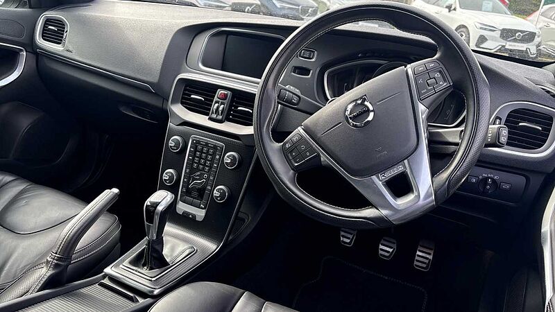 Volvo V40 T3 R-Design Pro Manual