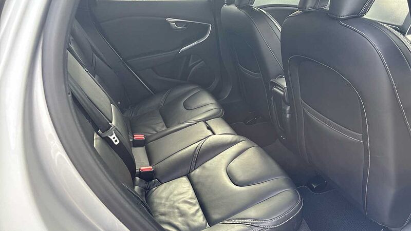 Volvo V40 T3 R-Design Pro Manual