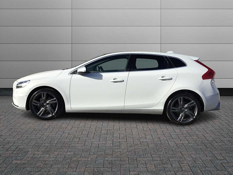 Volvo V40 D2 R-Design Pro Automatic