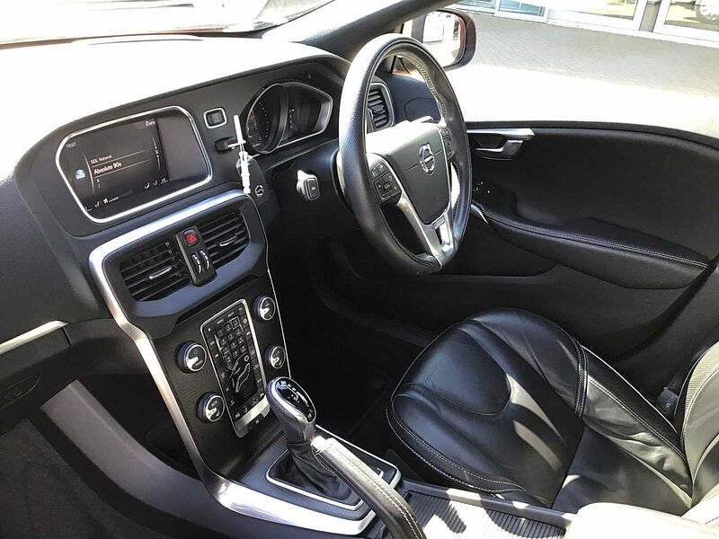 Volvo V40 T3 R-Design Pro Automatic